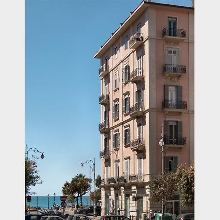 A Casa Di Adri Apartamento Salerno Exterior foto