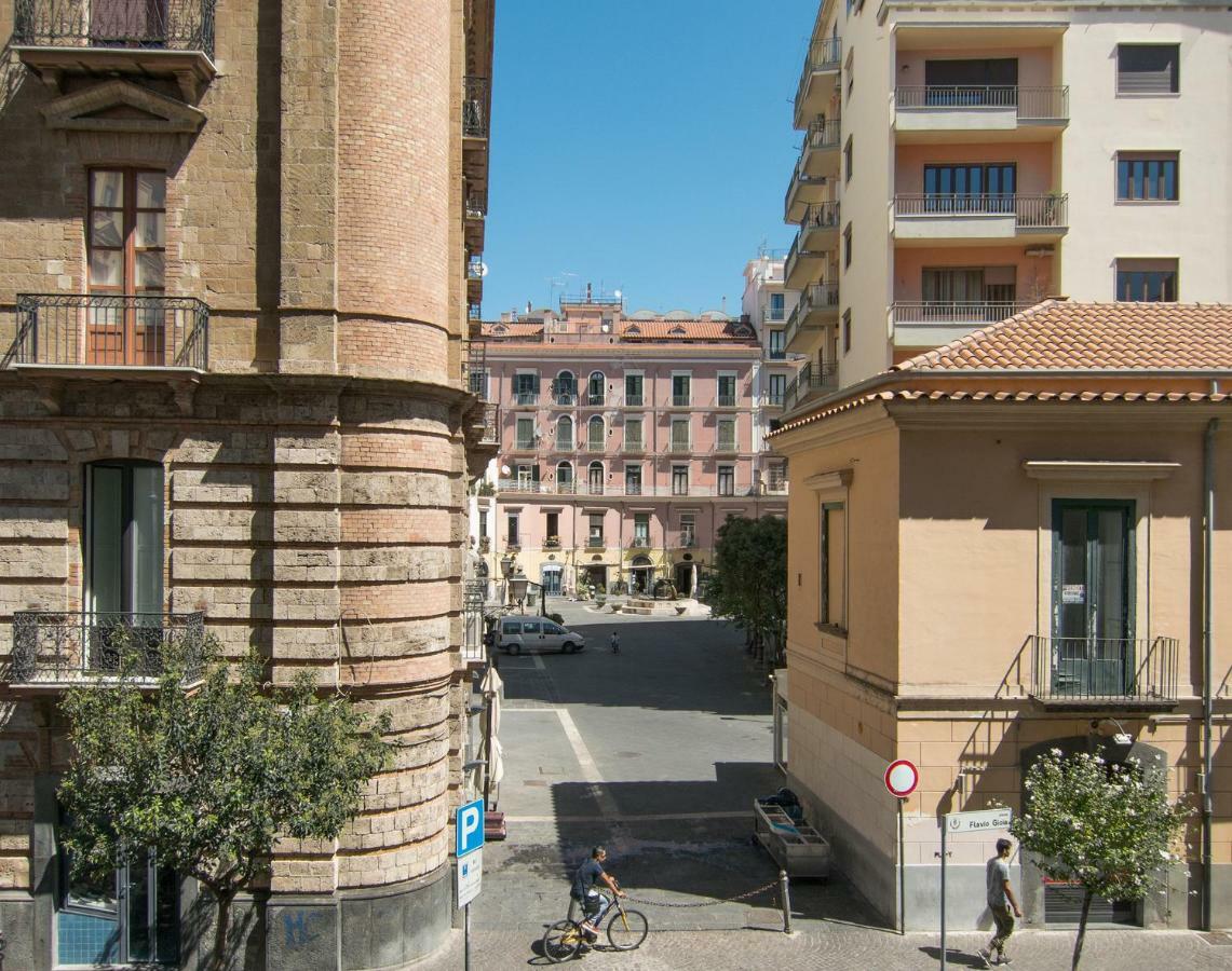 A Casa Di Adri Apartamento Salerno Exterior foto
